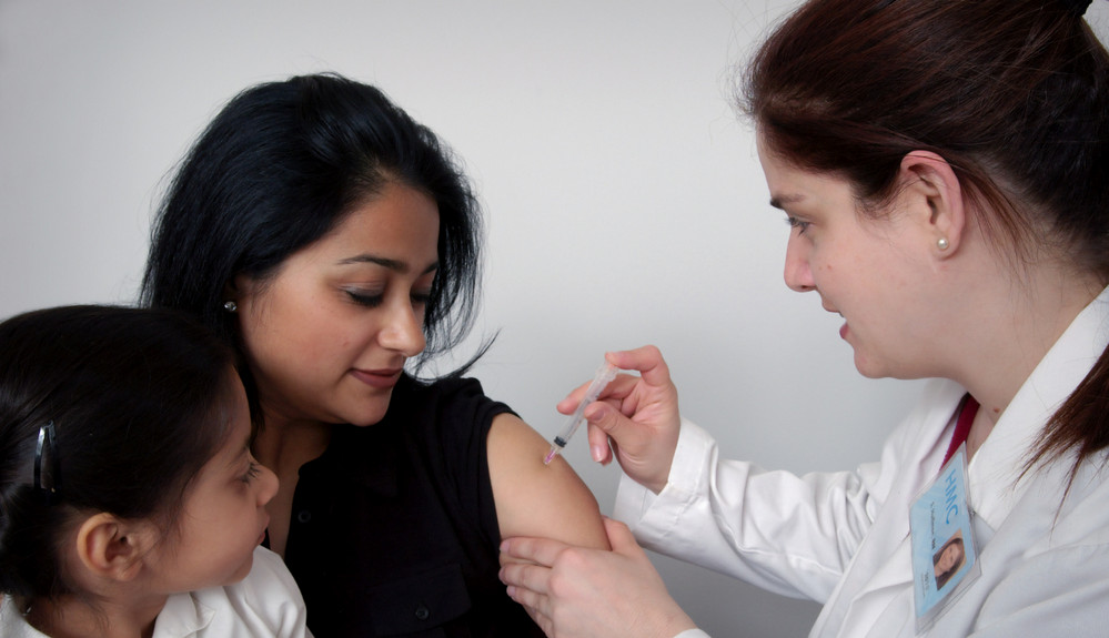 Immigrants-Can-Receive-Vaccine